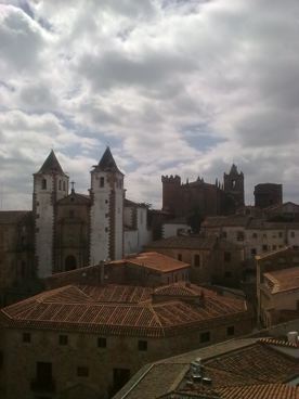 caceres.jpg caceres.jpg