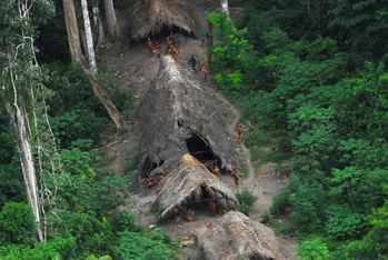 indigenas-en-el-amazonas-2.jpg indigenas-en-el-amazonas-2.jpg