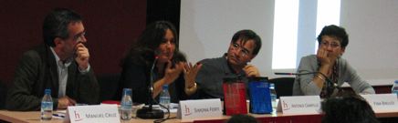 mesa-debate-totalitarismo.jpg mesa-debate-totalitarismo.jpg