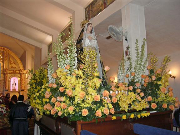virgen_soledad_antes_procesion.jpg