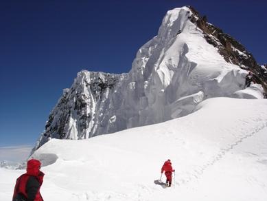 cima_broad_peak_desde_col.jpg cima_broad_peak_desde_col.jpg