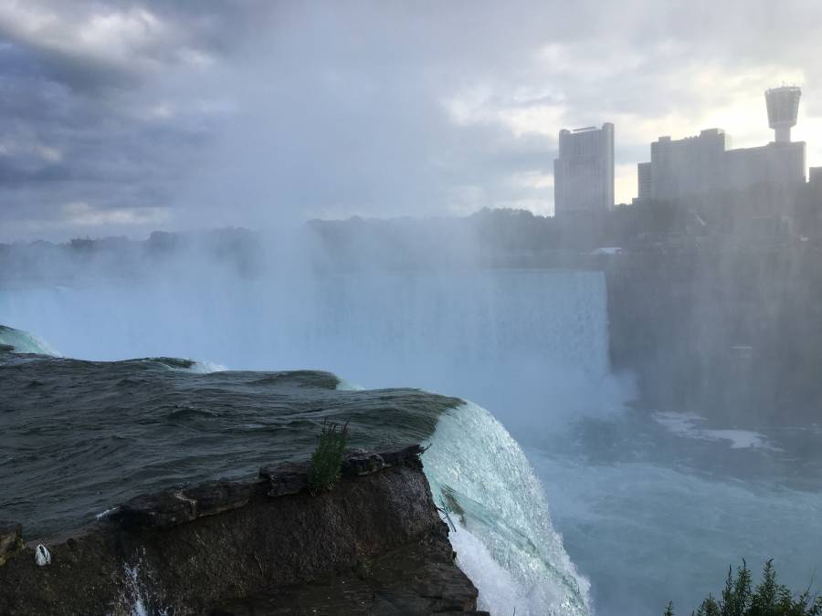 niagara.jpg niagara.jpg