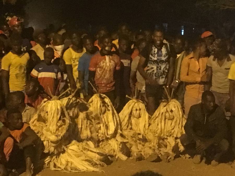 masques.jpg masques.jpg